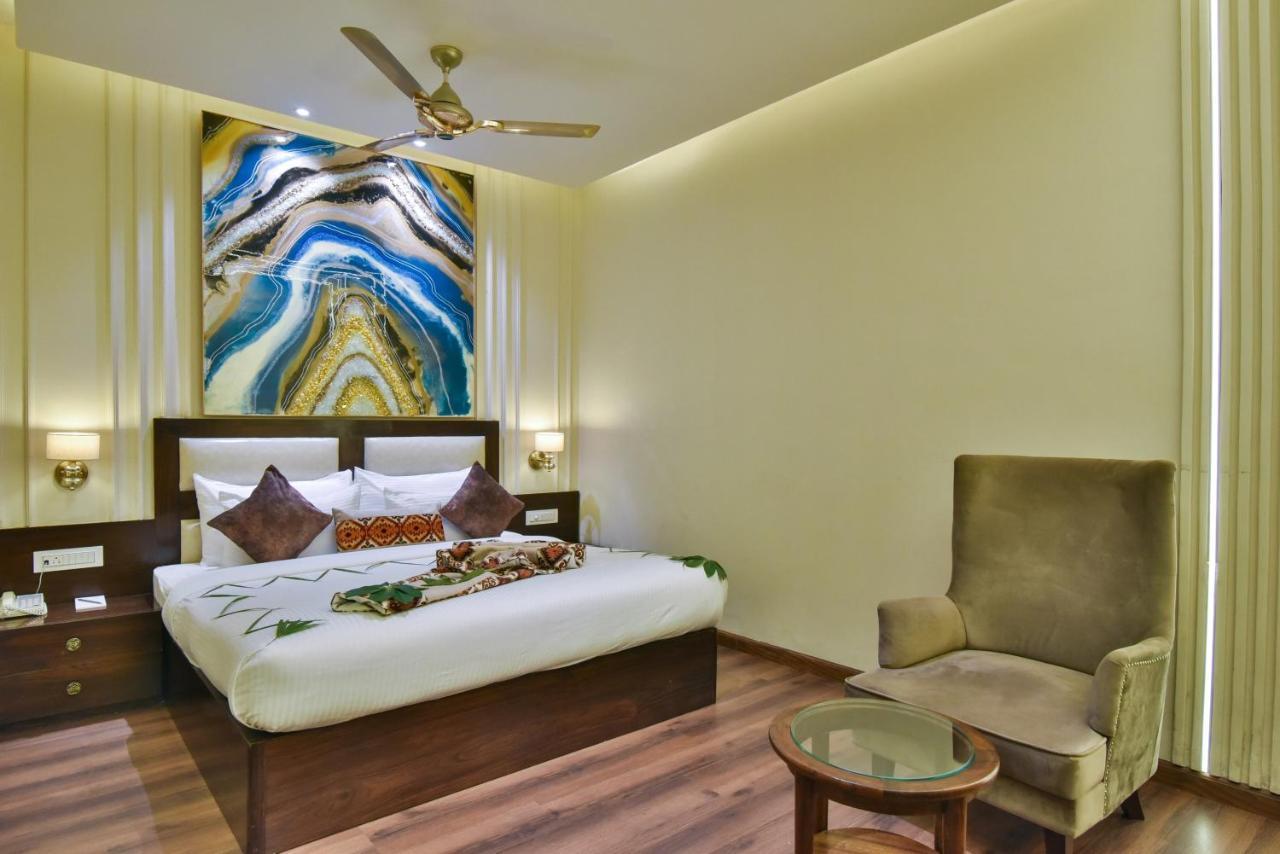 Hotel Br Grand With Nimo Club Amritsar -5 Mint From Golden Temple Dış mekan fotoğraf